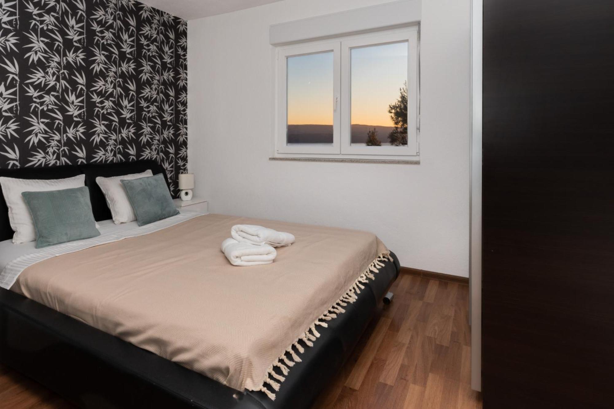 Sunny Hill Apartments With Rooftop Pool Celina Exteriör bild