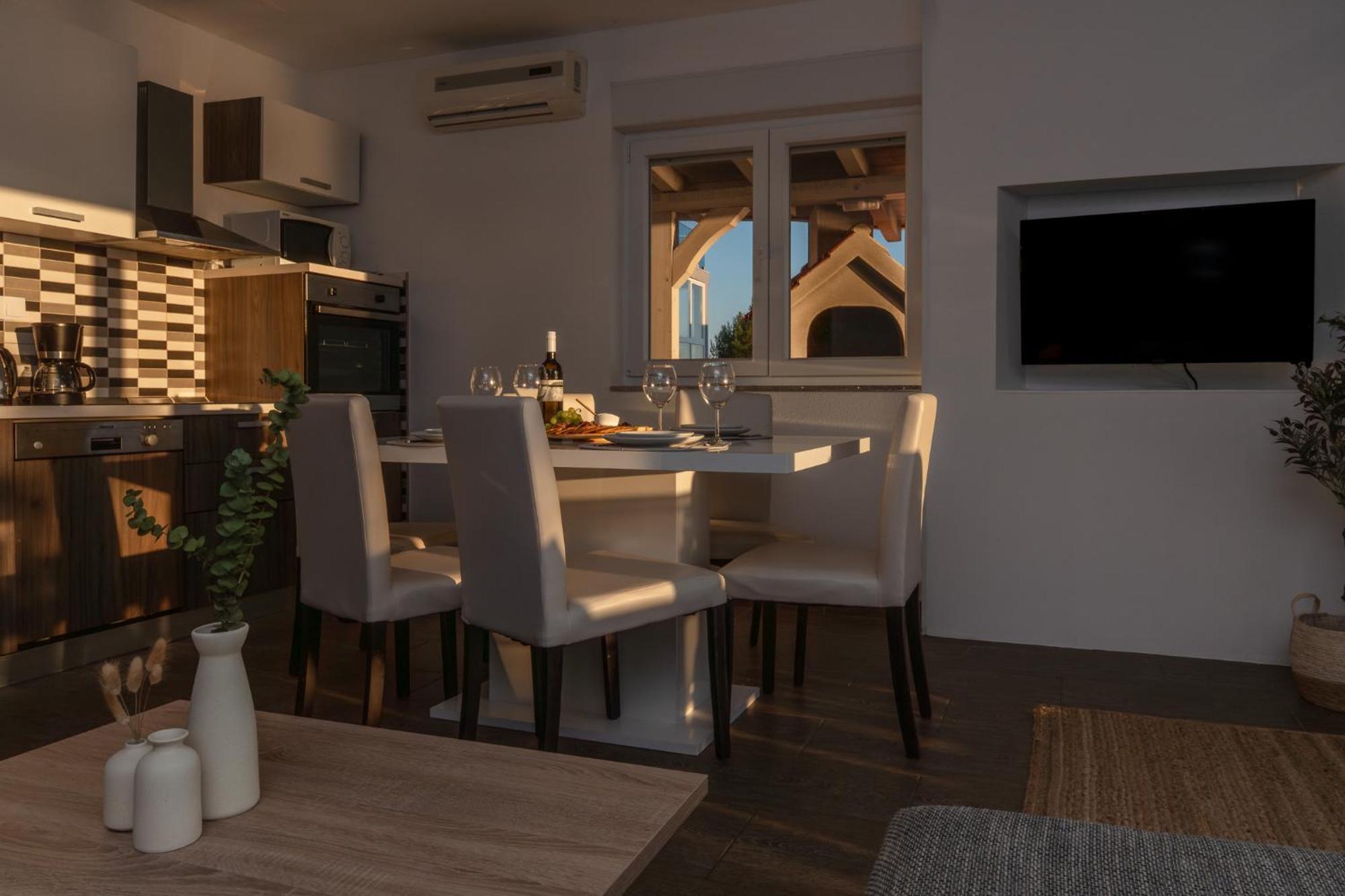Sunny Hill Apartments With Rooftop Pool Celina Exteriör bild