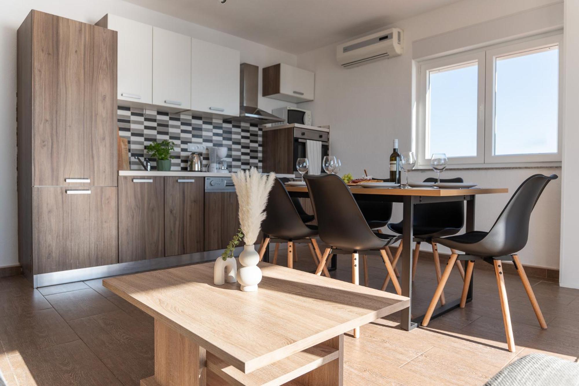 Sunny Hill Apartments With Rooftop Pool Celina Exteriör bild