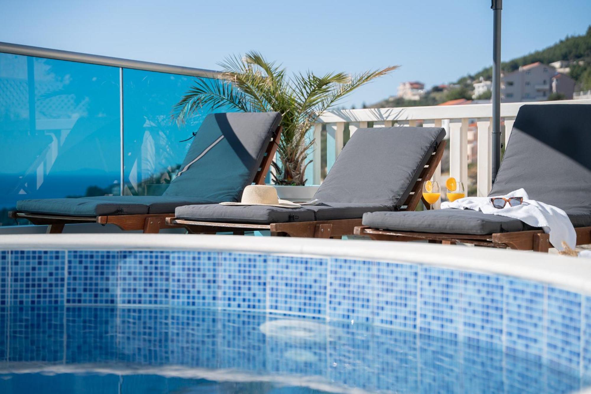 Sunny Hill Apartments With Rooftop Pool Celina Exteriör bild