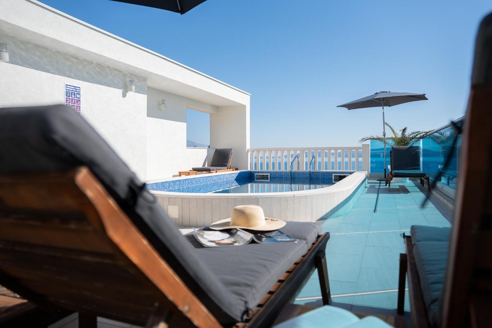 Sunny Hill Apartments With Rooftop Pool Celina Exteriör bild