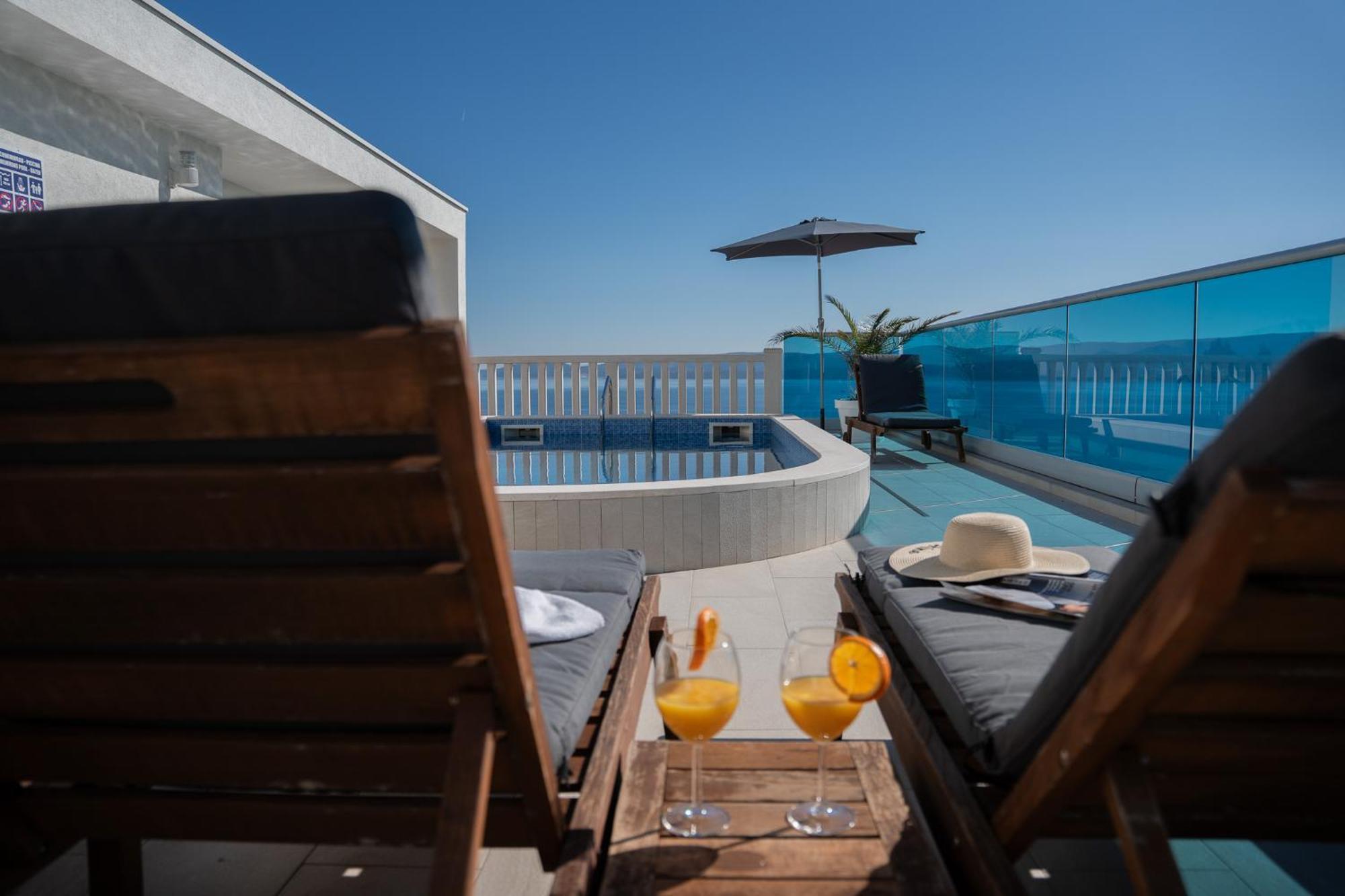 Sunny Hill Apartments With Rooftop Pool Celina Exteriör bild